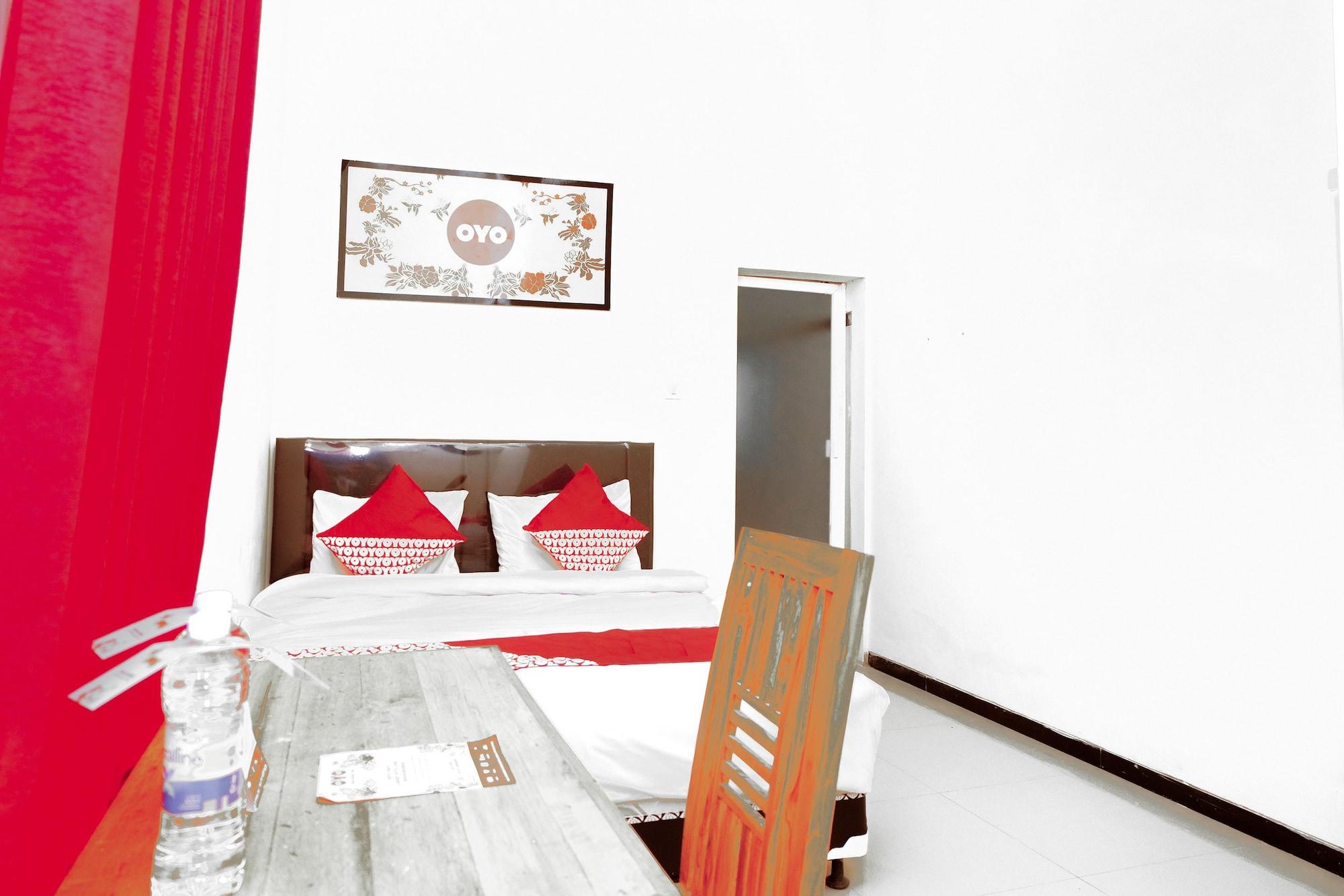 Oyo 314 Emas 23 Guest House Syariah Malang Zewnętrze zdjęcie