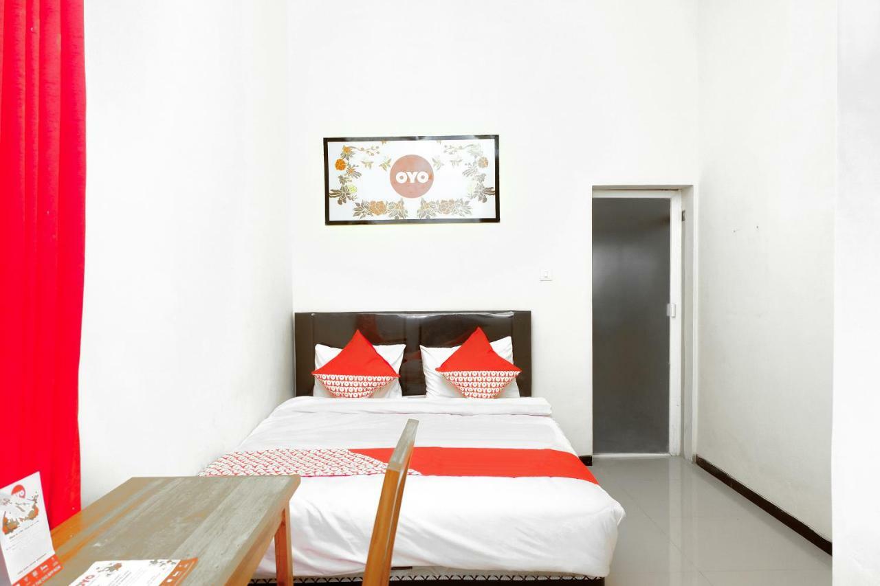 Oyo 314 Emas 23 Guest House Syariah Malang Zewnętrze zdjęcie