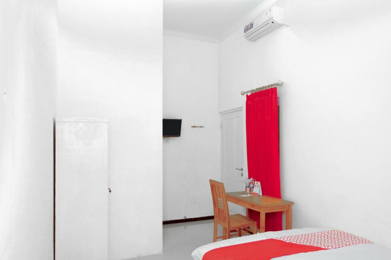 Oyo 314 Emas 23 Guest House Syariah Malang Zewnętrze zdjęcie